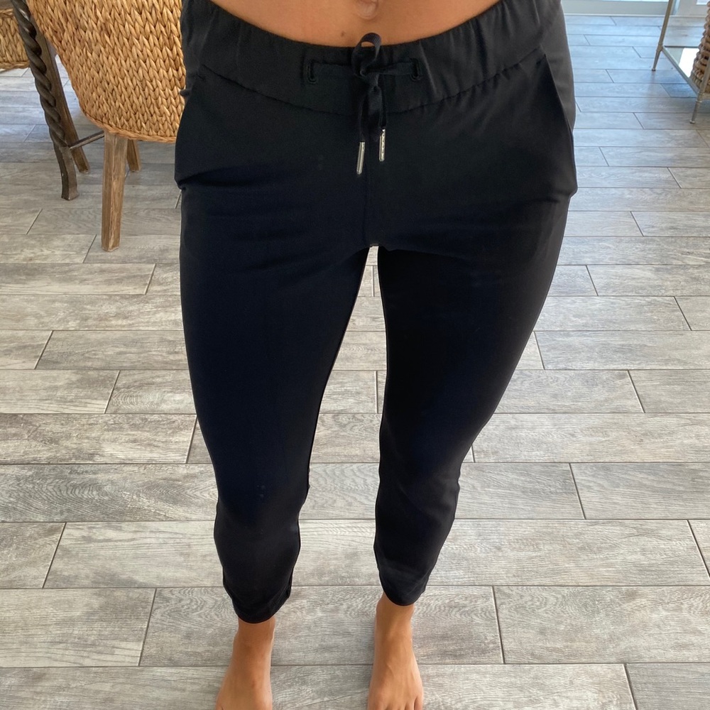 Lululemon On The Fly 7/8 pant Size 2